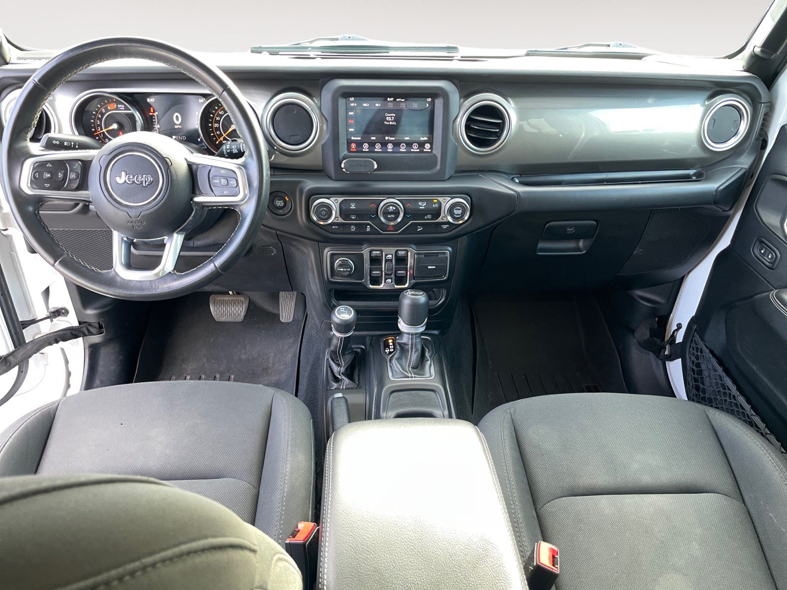 Used 2019 Jeep Wrangler Unlimited Sahara AWD/4WD image 12