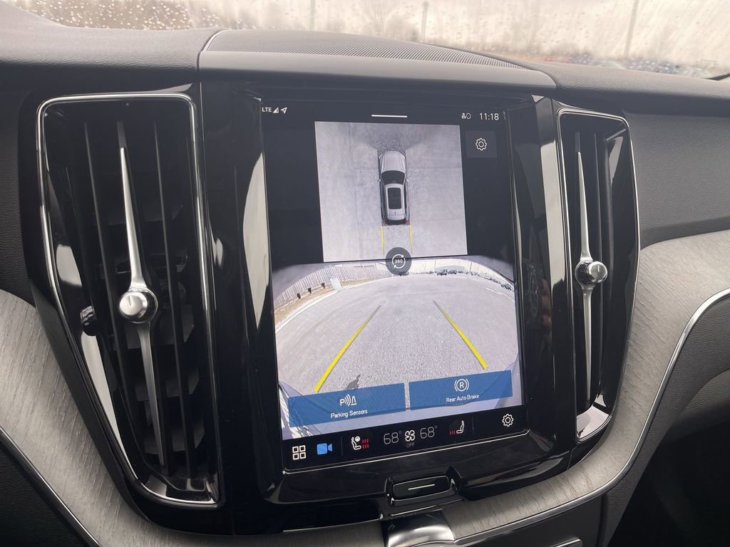 Used 2025 Volvo XC60 B5 Plus image 29