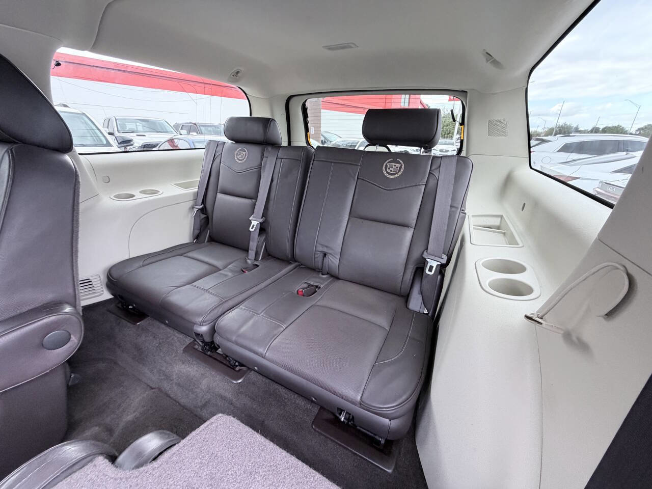 Used 2013 Cadillac Escalade ESV Platinum RWD image 15