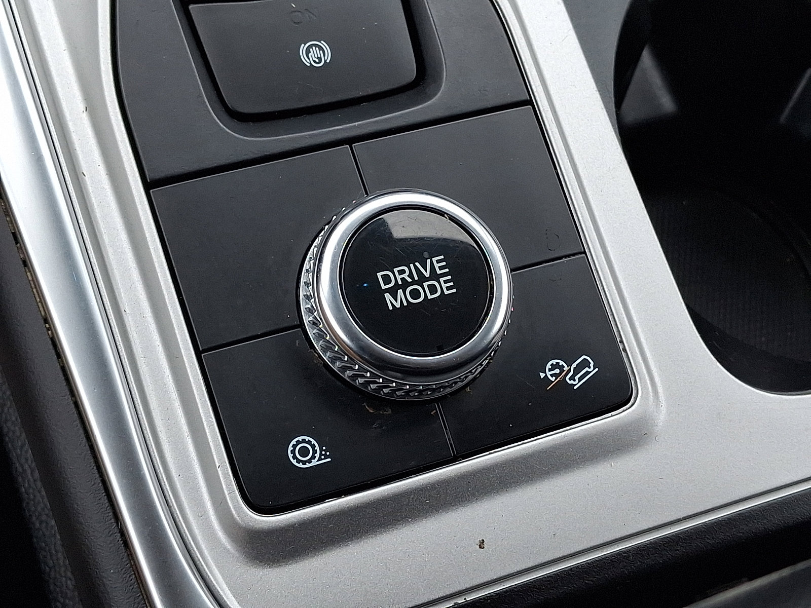 Certified 2023 Ford Explorer XLT w/ Equipment Group 202A image 32