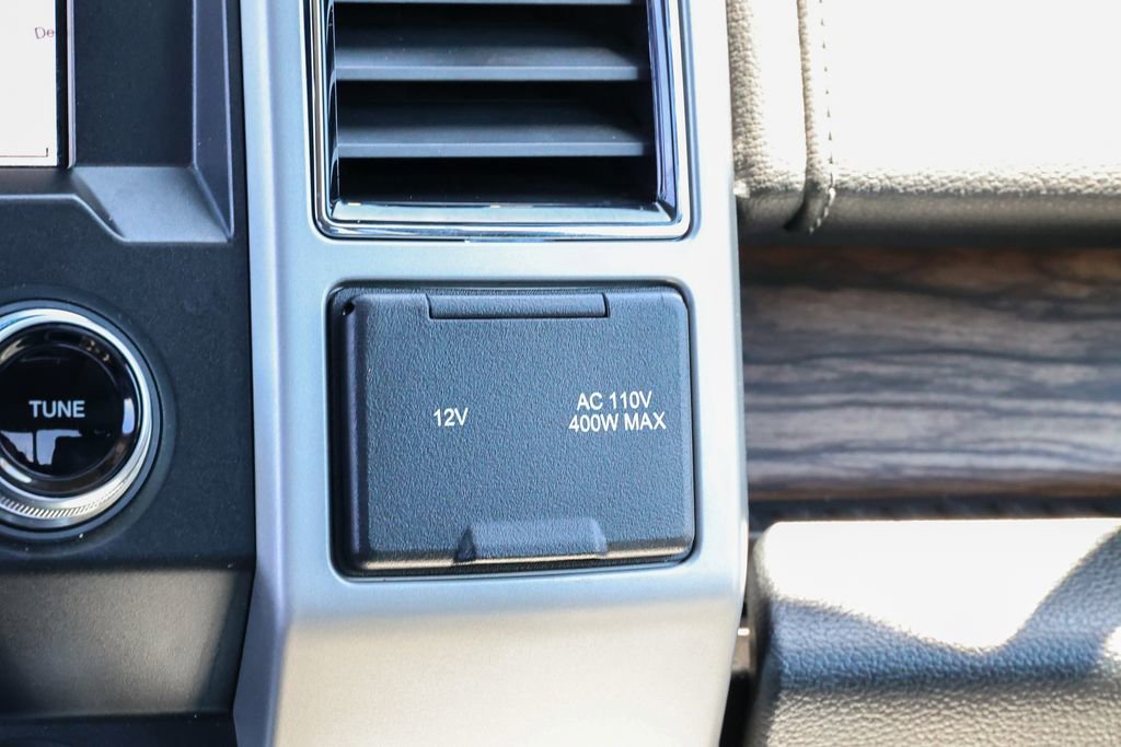 Used 2019 Ford F150 Lariat w/ Equipment Group 502A Luxury AWD/4WD image 16
