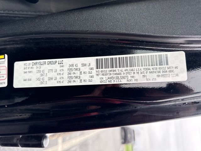 Used 2011 Jeep Wrangler Unlimited Sahara w/ Dual Top Group AWD/4WD image 18