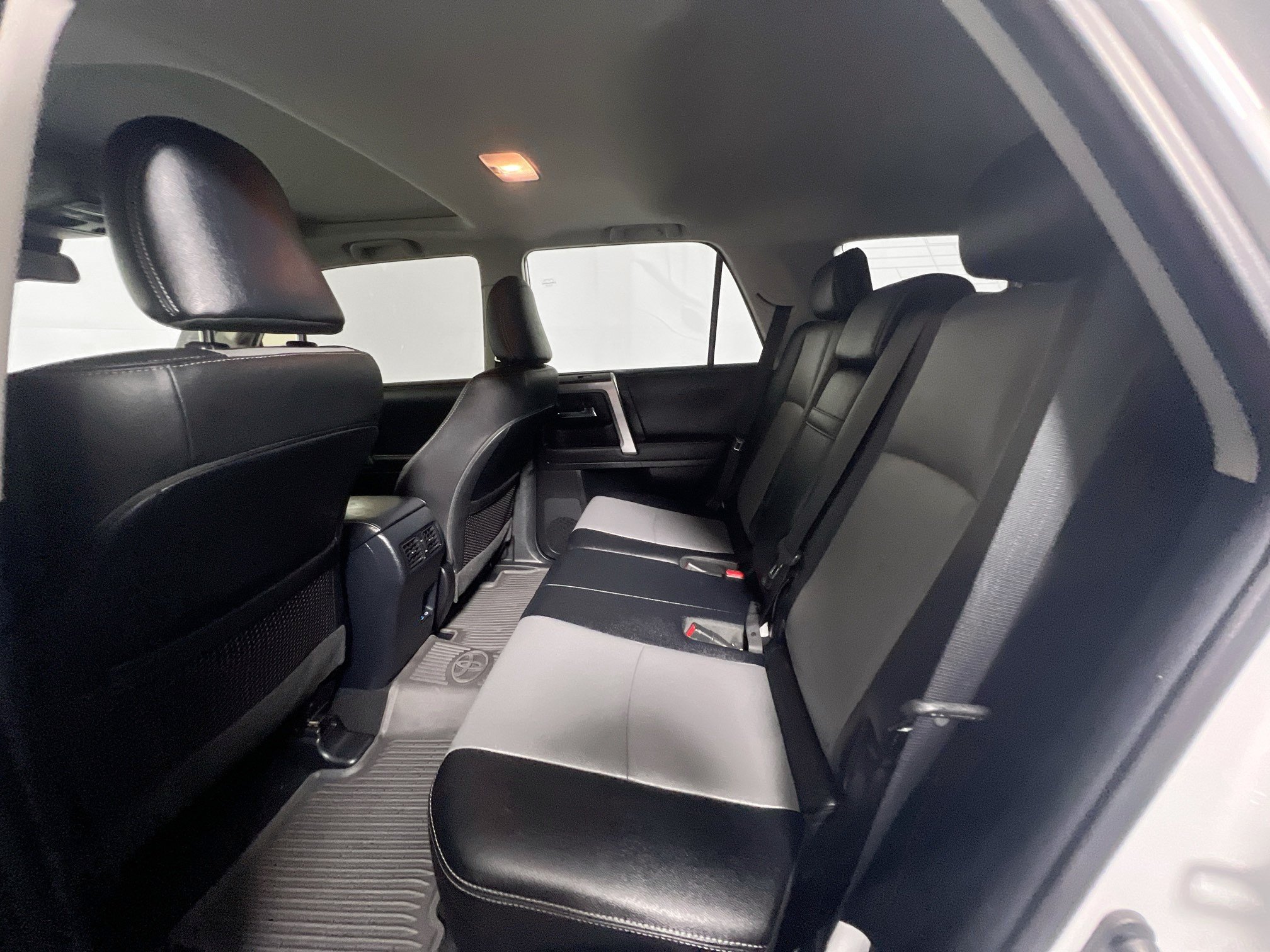 Used 2024 Toyota 4Runner SR5 Premium w/ Moonroof Package RWD image 28