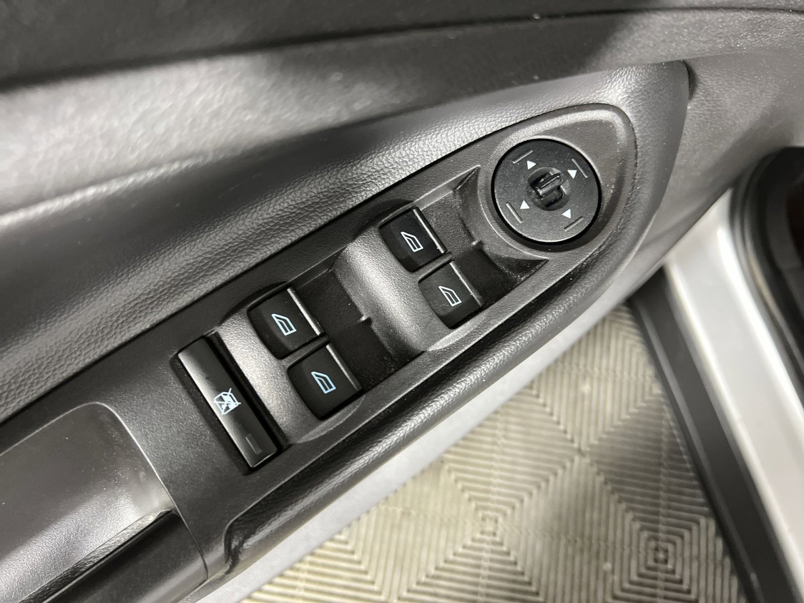 Used 2018 Ford Escape S FWD image 15