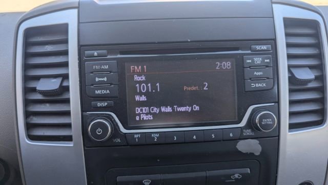 Used 2015 Nissan Frontier SV image 30