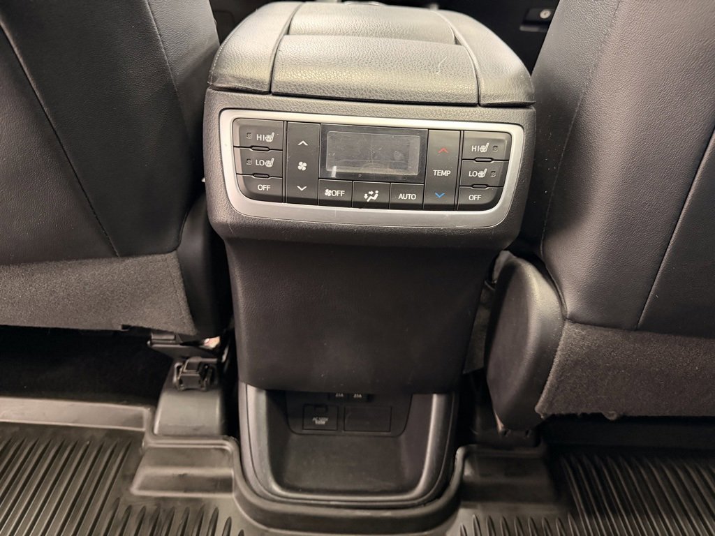 Used 2018 Toyota Highlander Limited Platinum image 16