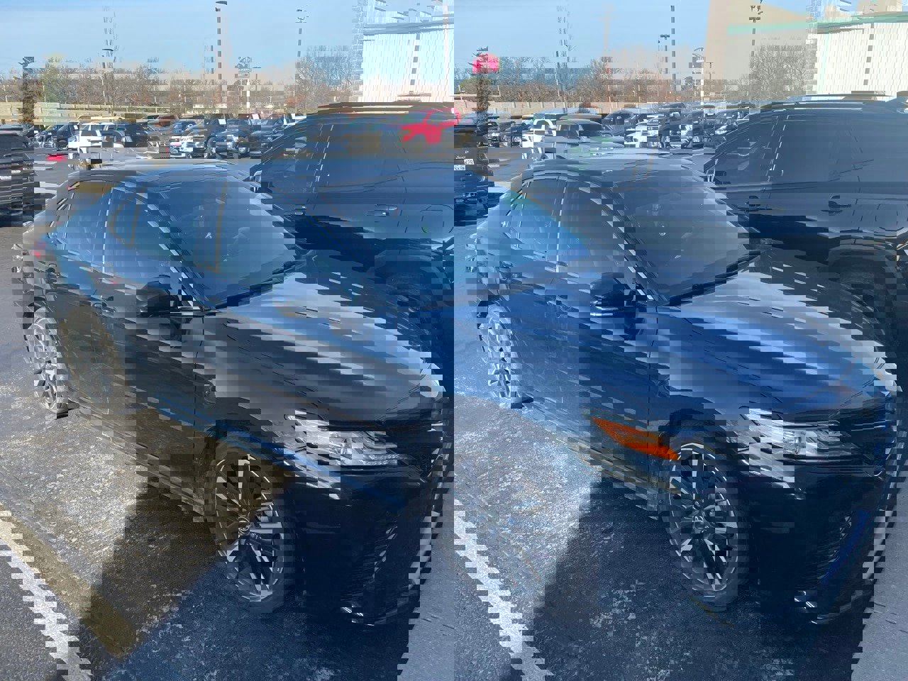 Used 2020 Toyota Camry XSE image 1