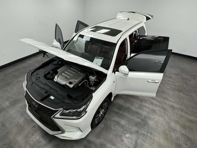 Used 2019 Lexus LX 570 4WD w/ Luxury Package image 12