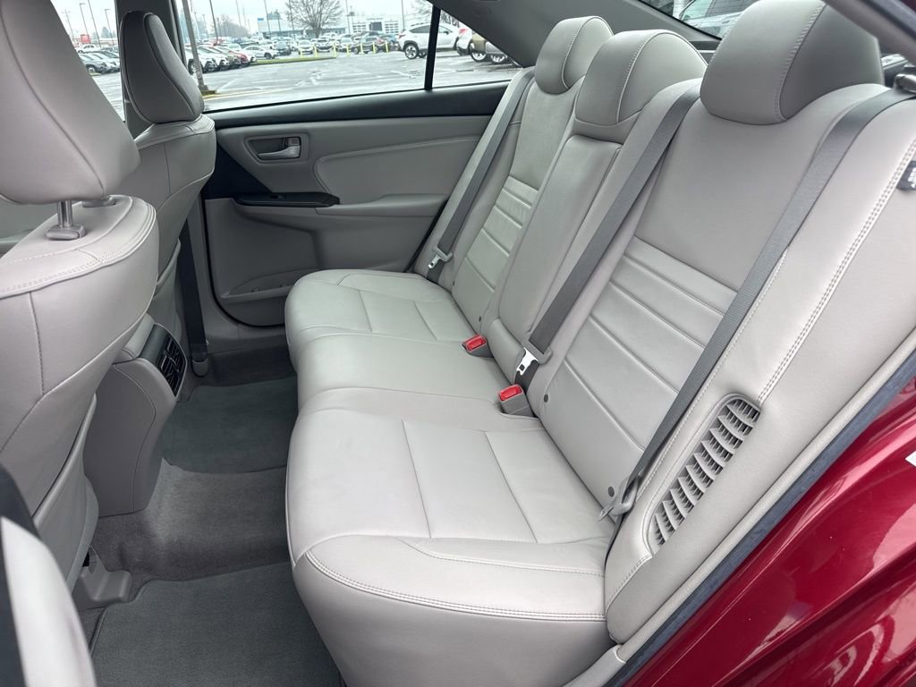 Used 2017 Toyota Camry XLE image 11