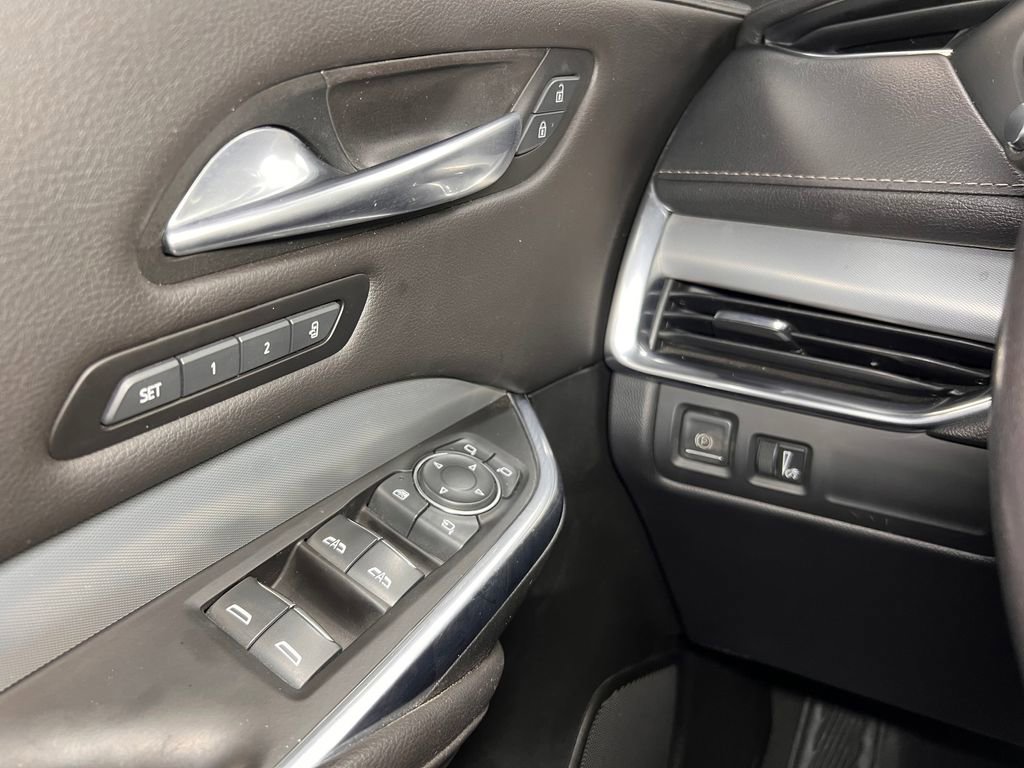 Used 2021 Cadillac XT4 Premium Luxury image 16