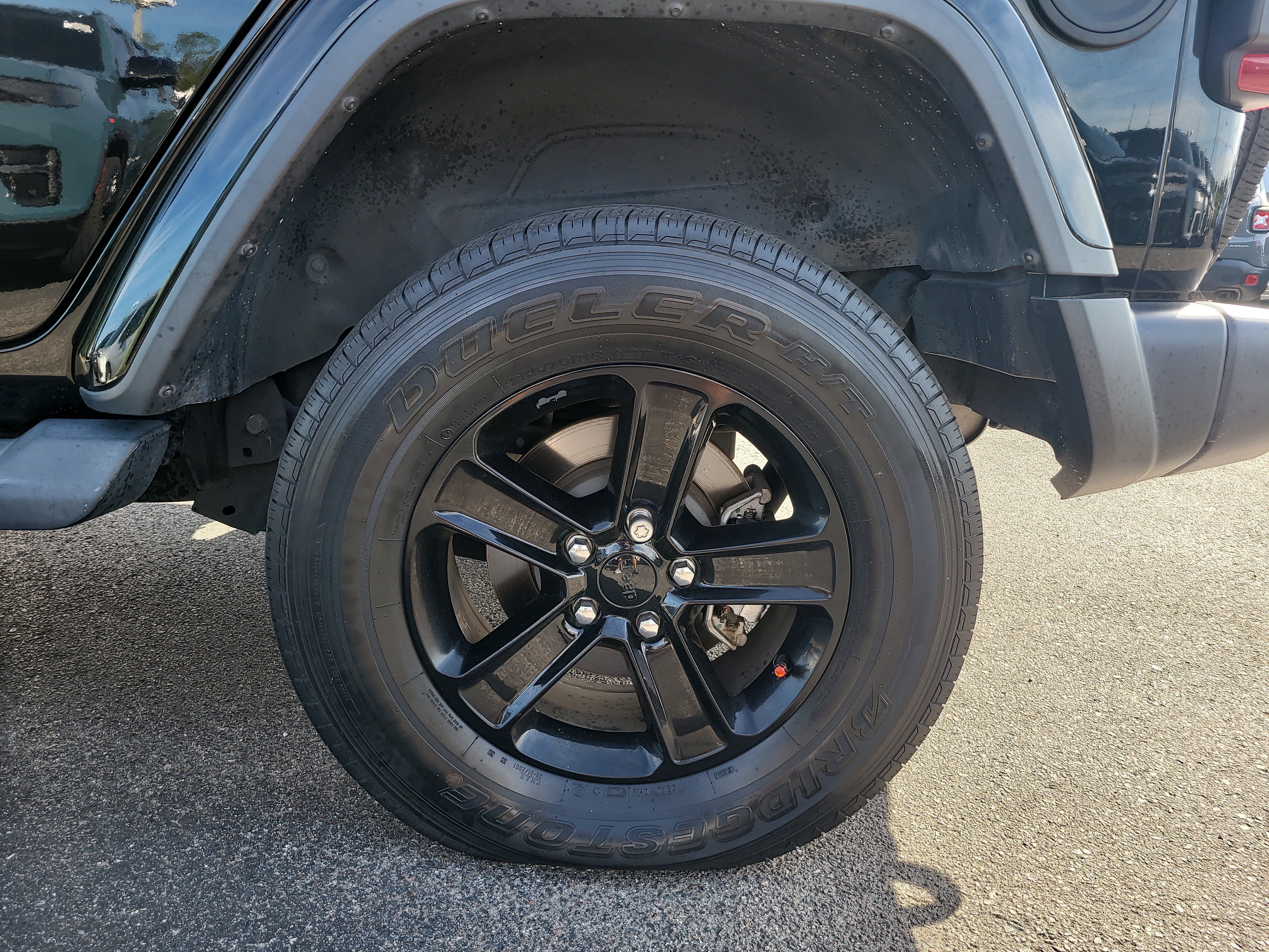 Used 2020 Jeep Wrangler Unlimited Sahara AWD/4WD image 8