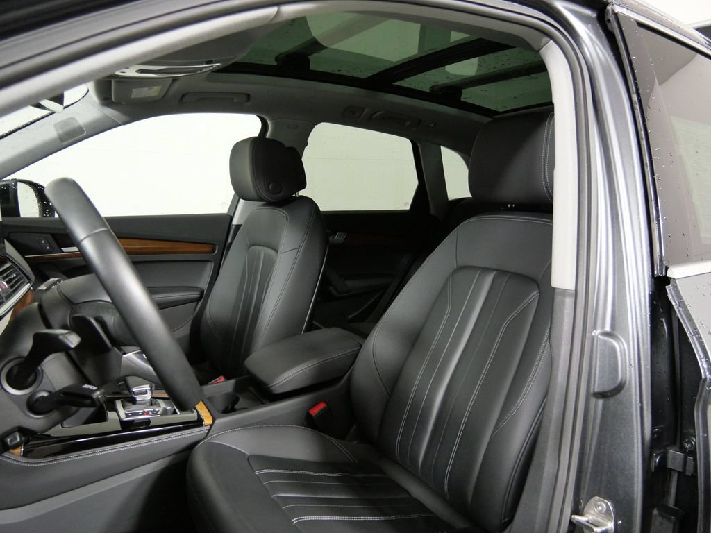 Used 2023 Audi Q5 2.0T Premium Plus w/ Premium Plus Package AWD/4WD image 11