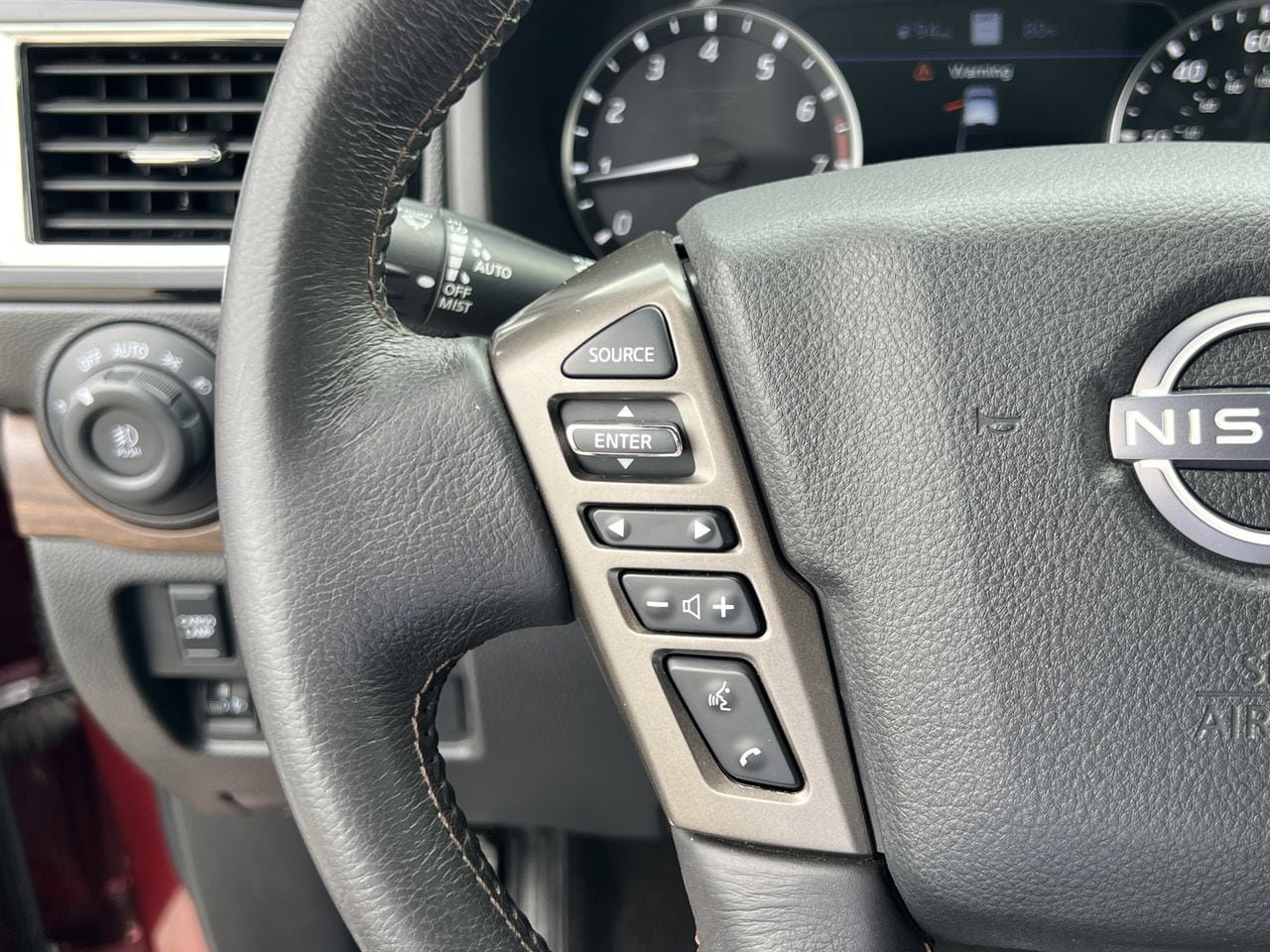 Used 2024 Nissan Titan Platinum Reserve w/ Moonroof Package AWD/4WD image 12