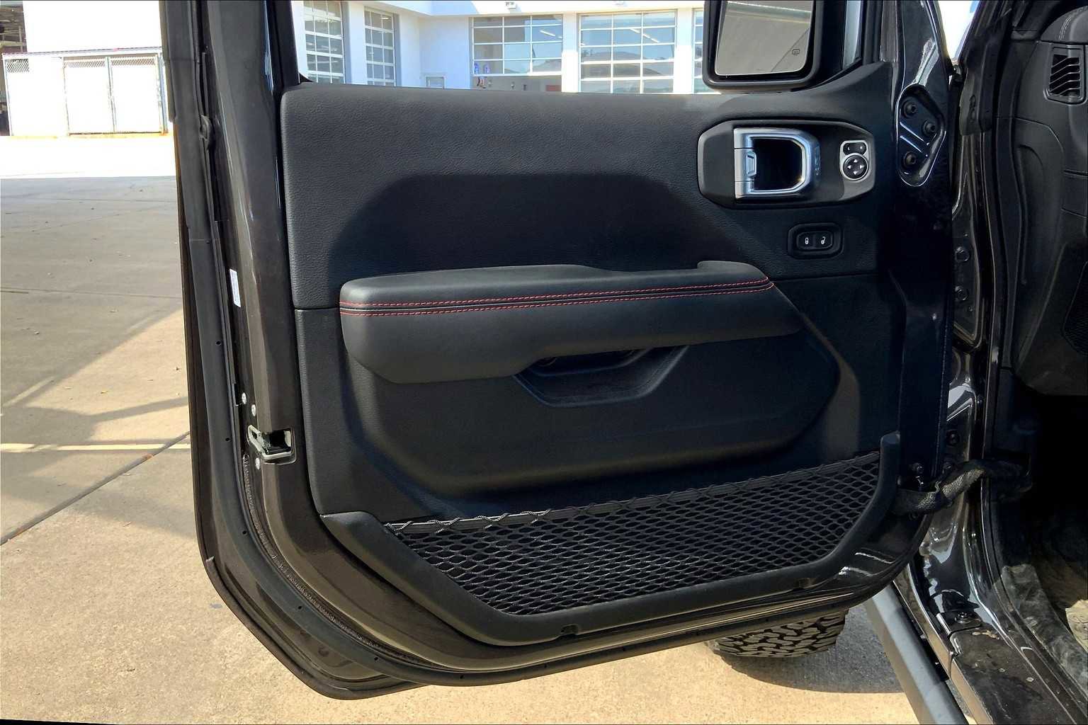 Used 2024 Jeep Gladiator Rubicon w/ Safety Group image 21