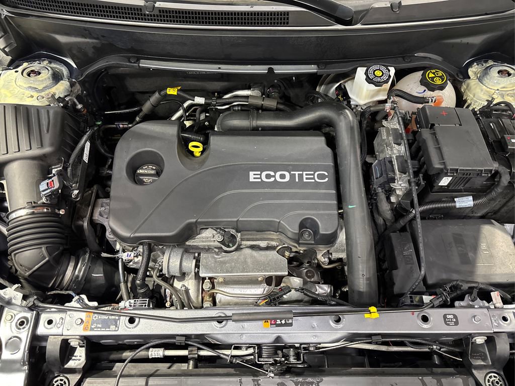 Used 2021 GMC Terrain SLT w/ Elevation Edition image 13