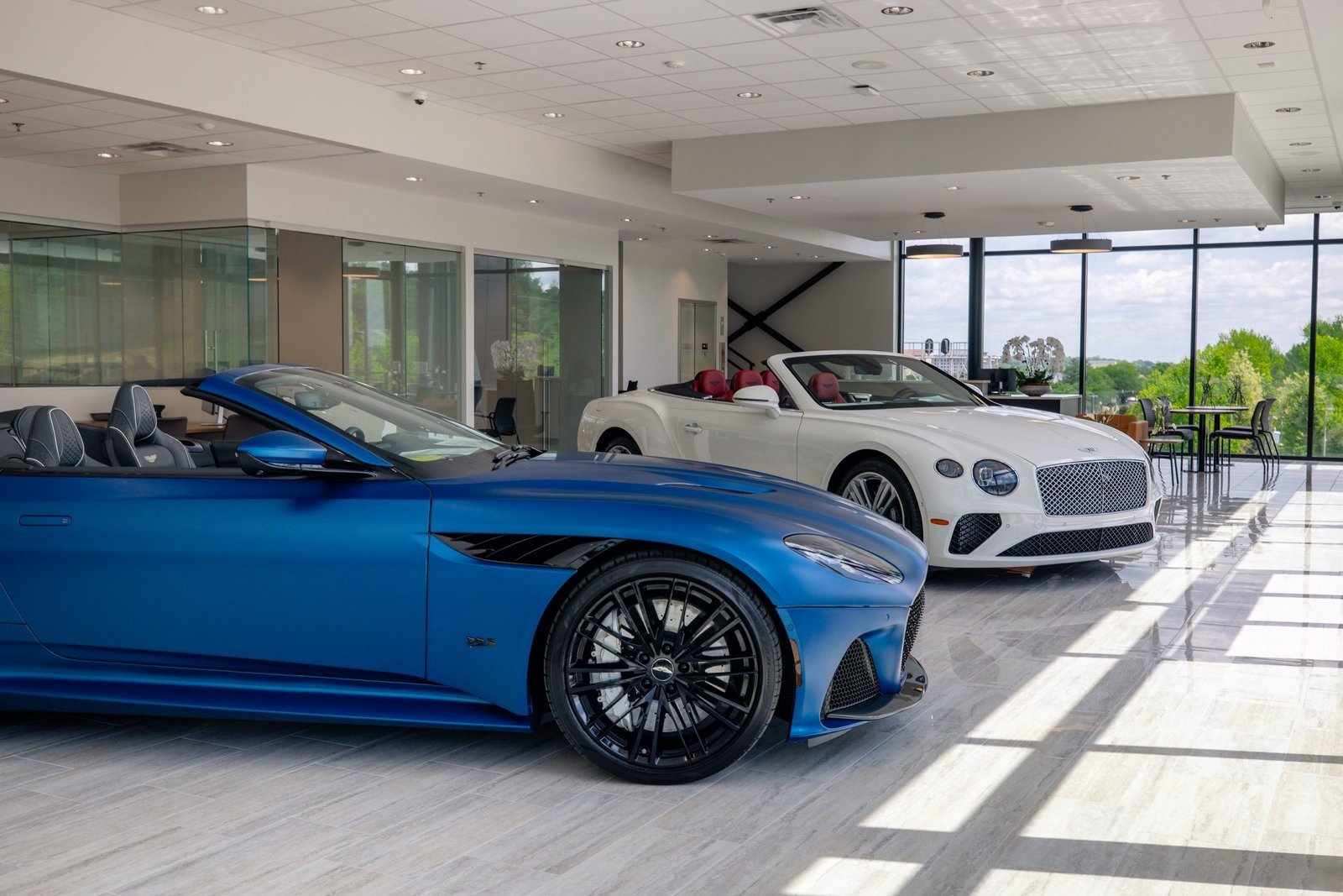 Used 2020 Jaguar F-PACE Premium image 15