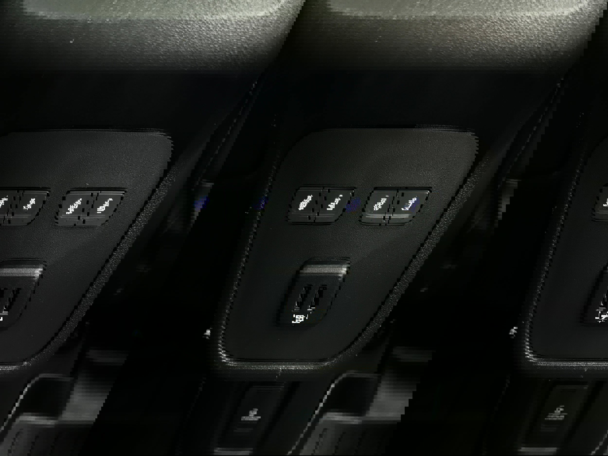 Used 2018 GMC Terrain Denali w/ Advanced Safety Package image 28