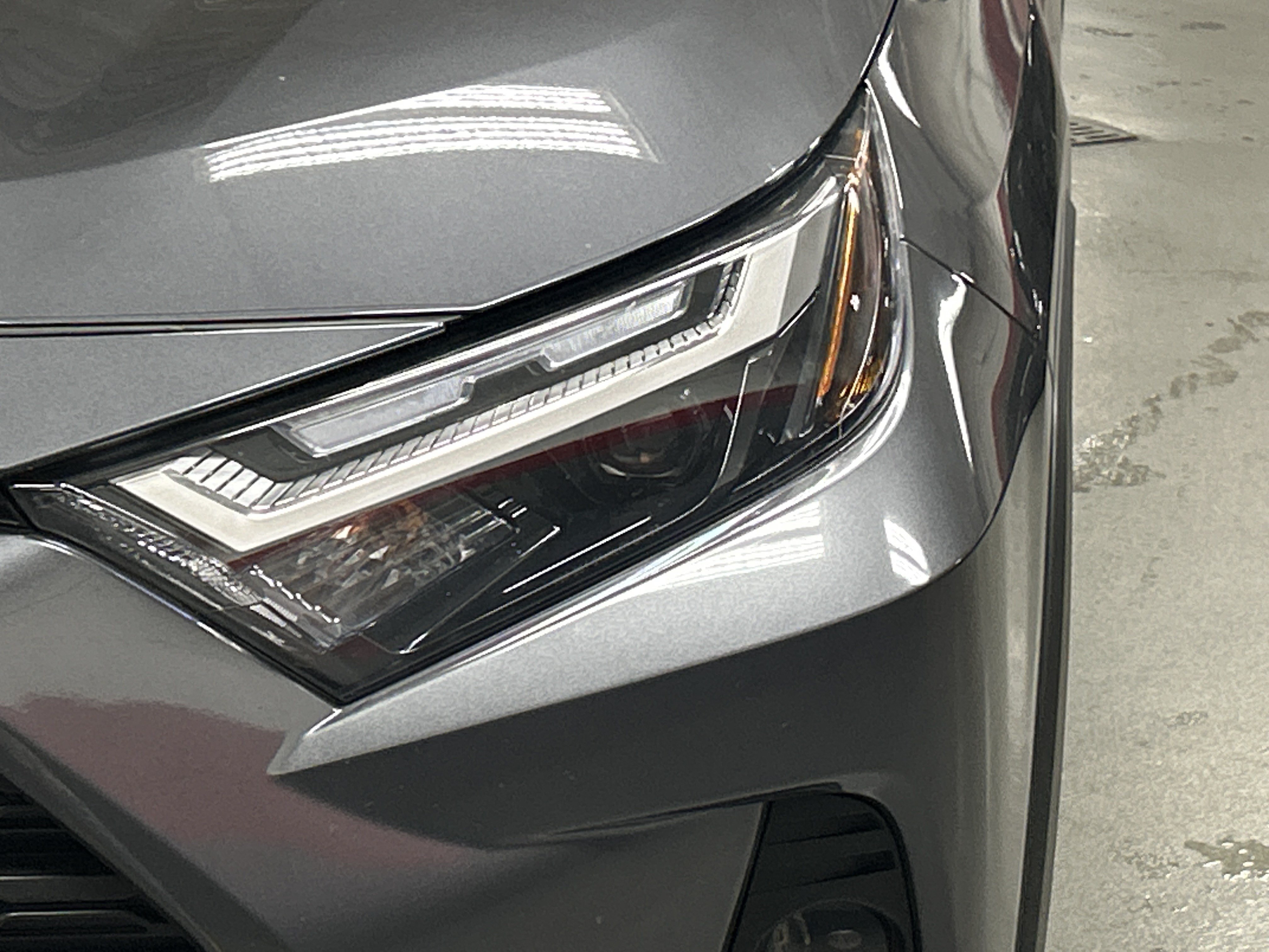 Used 2025 Toyota RAV4 XLE FWD image 6
