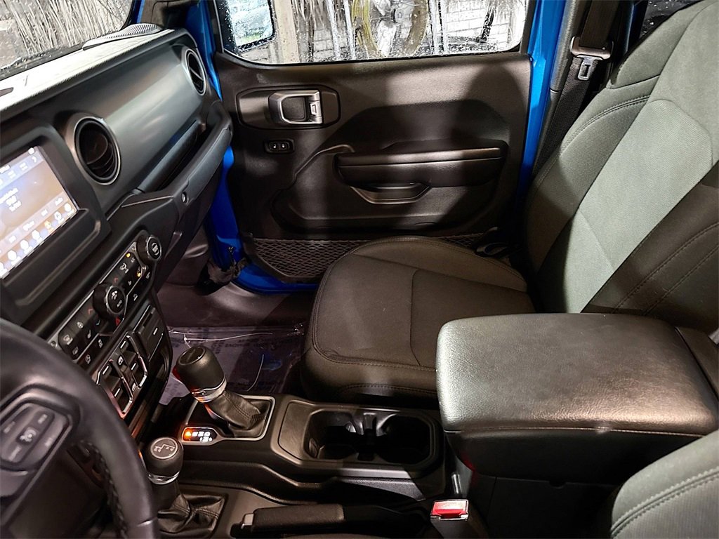 Used 2021 Jeep Gladiator Willys image 24