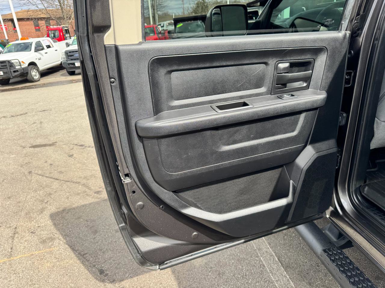 Used 2018 RAM 2500 Tradesman w/ Snow Chief Group image 21