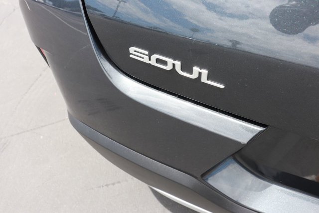 Used 2025 Kia Soul LX w/ LX Technology Package FWD image 6
