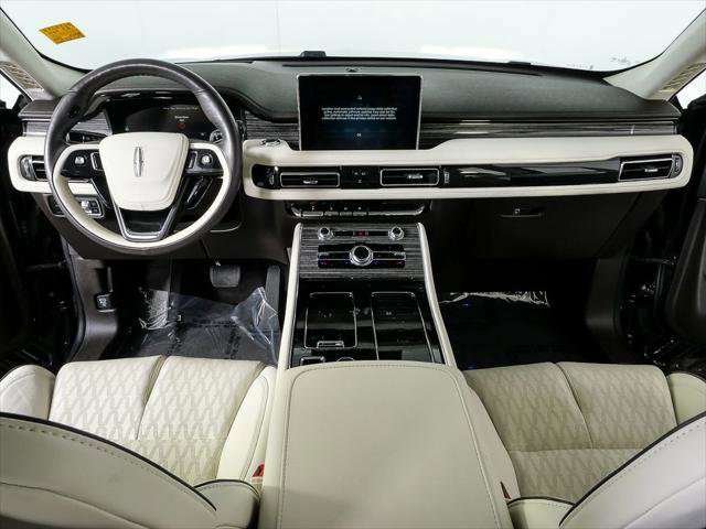 Used 2023 Lincoln Aviator Black Label w/ Class IV Trailer Tow Package AWD/4WD image 18