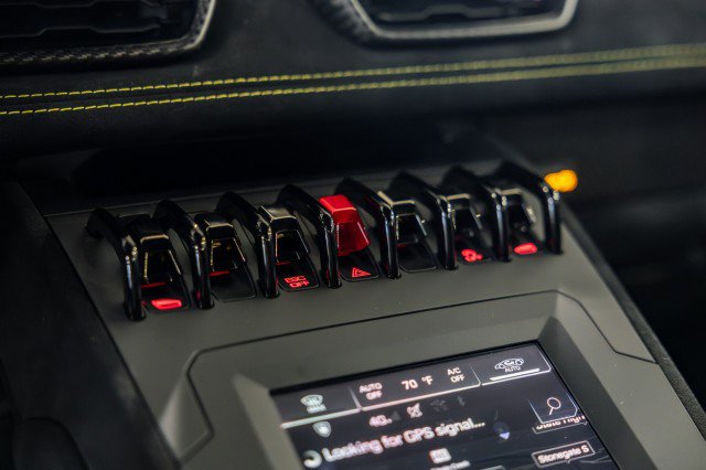 Used 2022 Lamborghini Huracan STO image 19