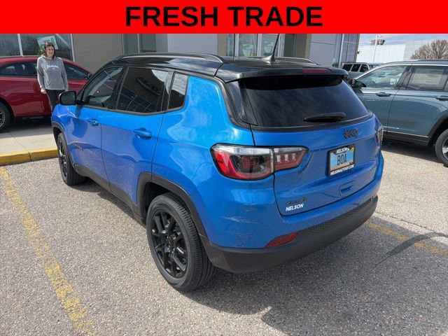 Used 2024 Jeep Compass Latitude w/ Convenience Group AWD/4WD image 4