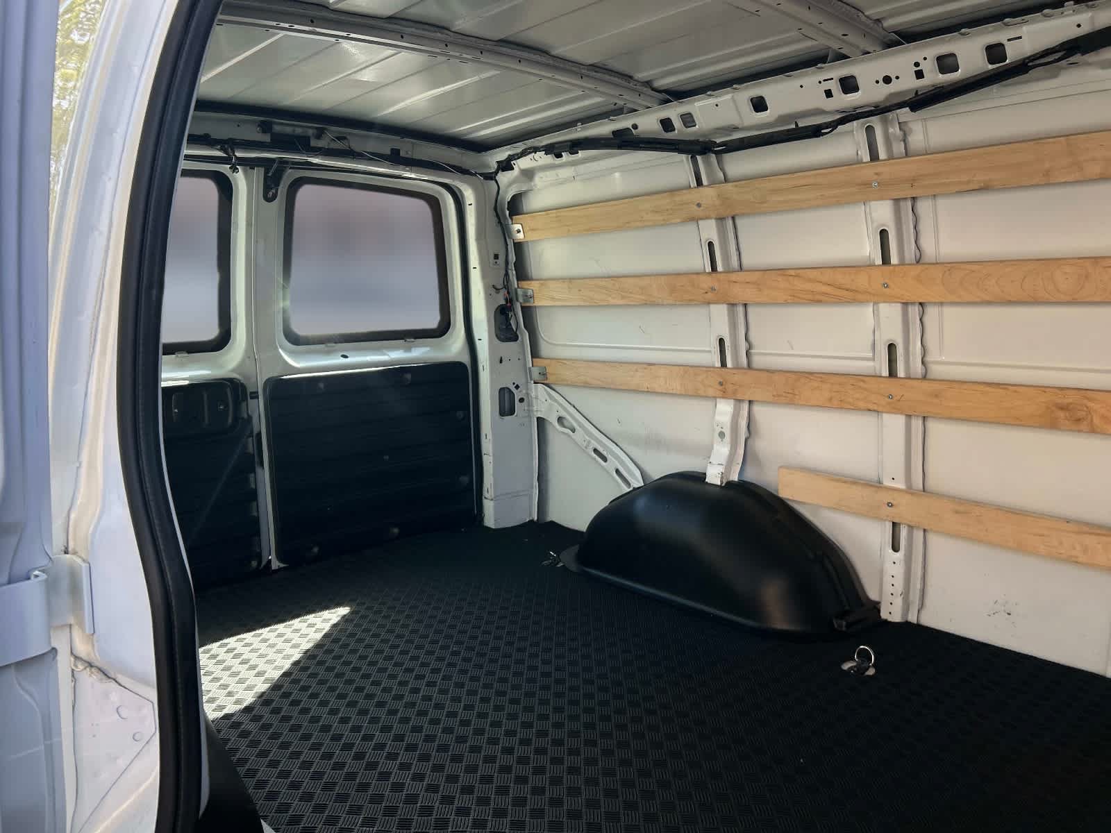 Used 2025 Chevrolet Express 2500 w/ Driver Convenience Package RWD image 22