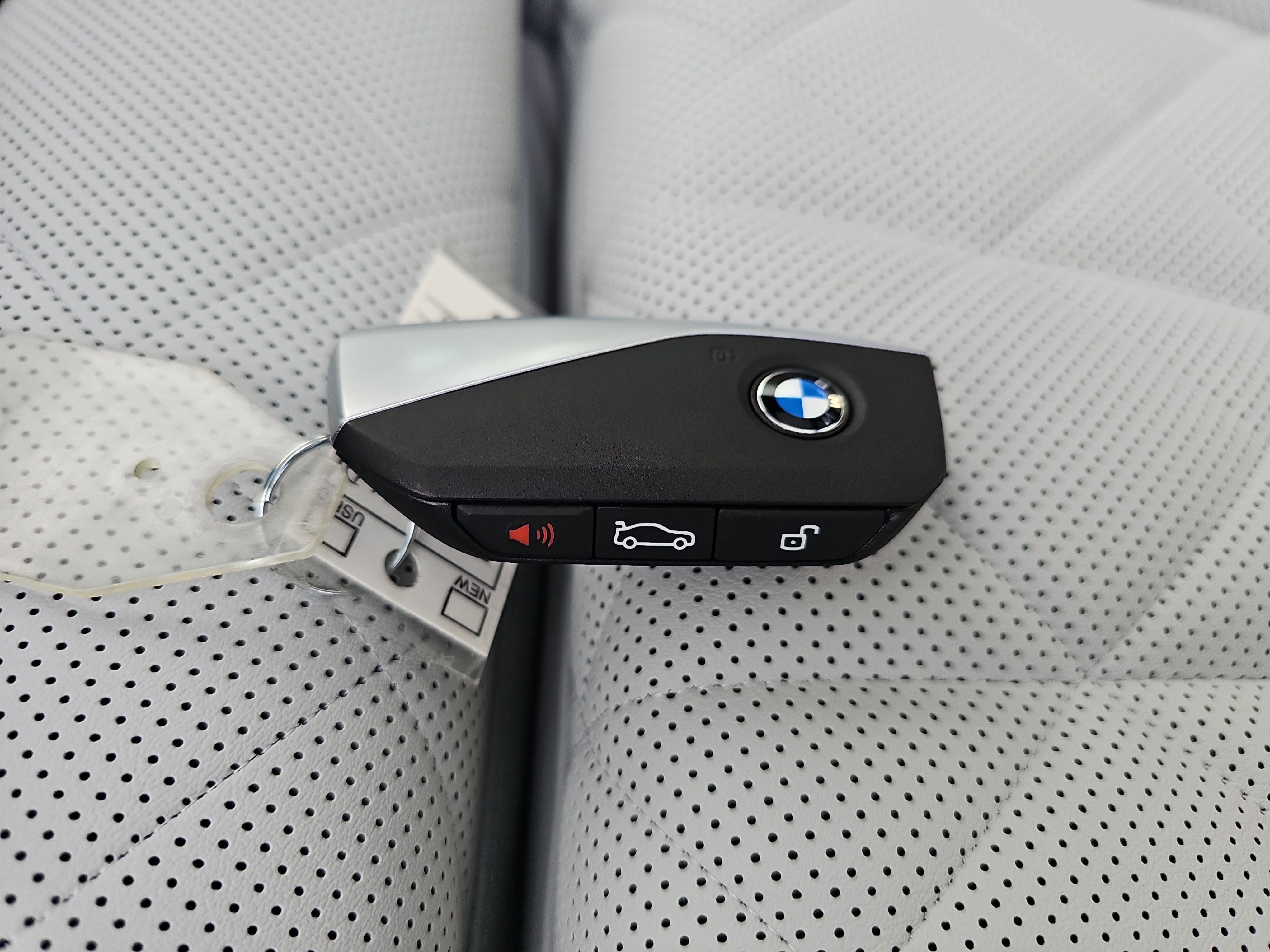 New 2026 BMW X5 xDrive50e w/ M Sport Package AWD/4WD image 38