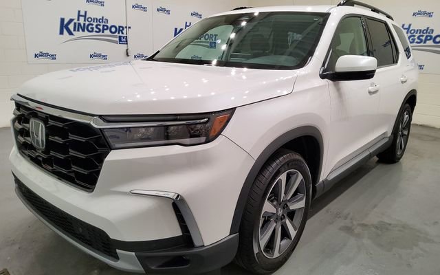Used 2025 Honda Pilot Touring image 5