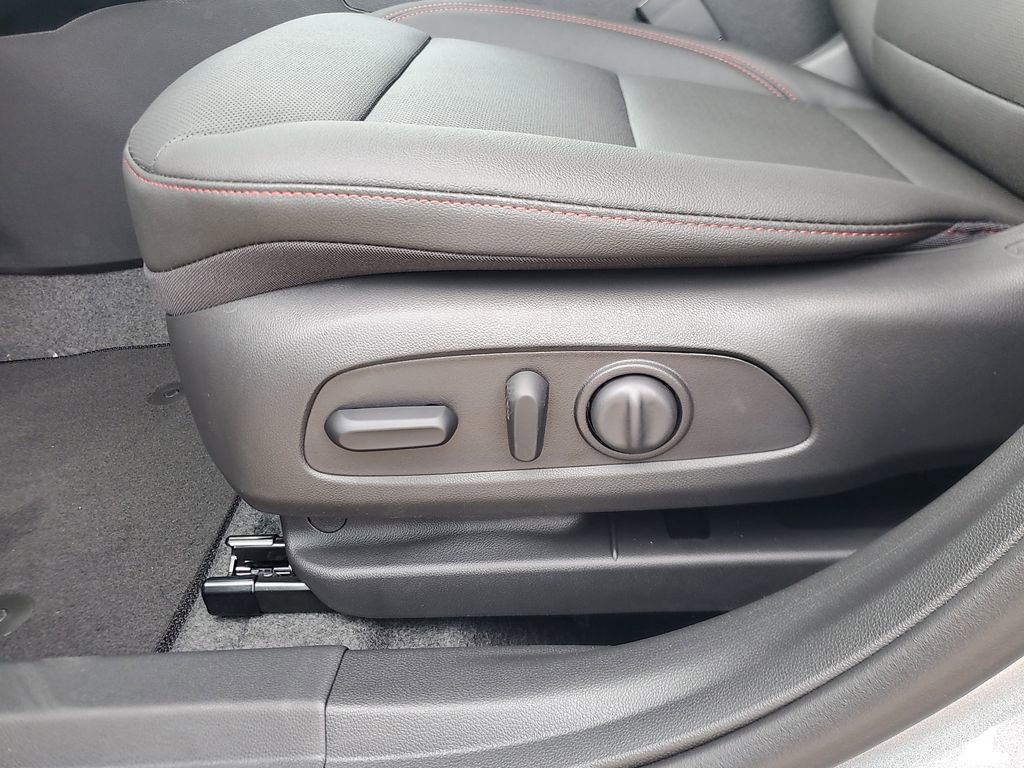 New 2026 Chevrolet Trax RS w/ Sunroof Package FWD image 14