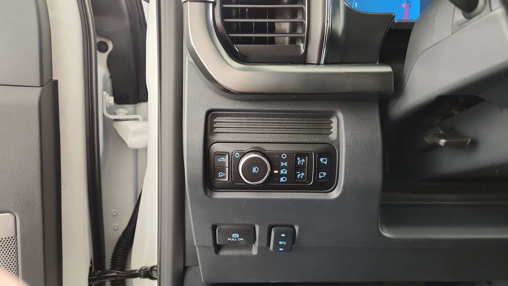 New 2026 Ford F350 Lariat w/ Chrome Package image 27