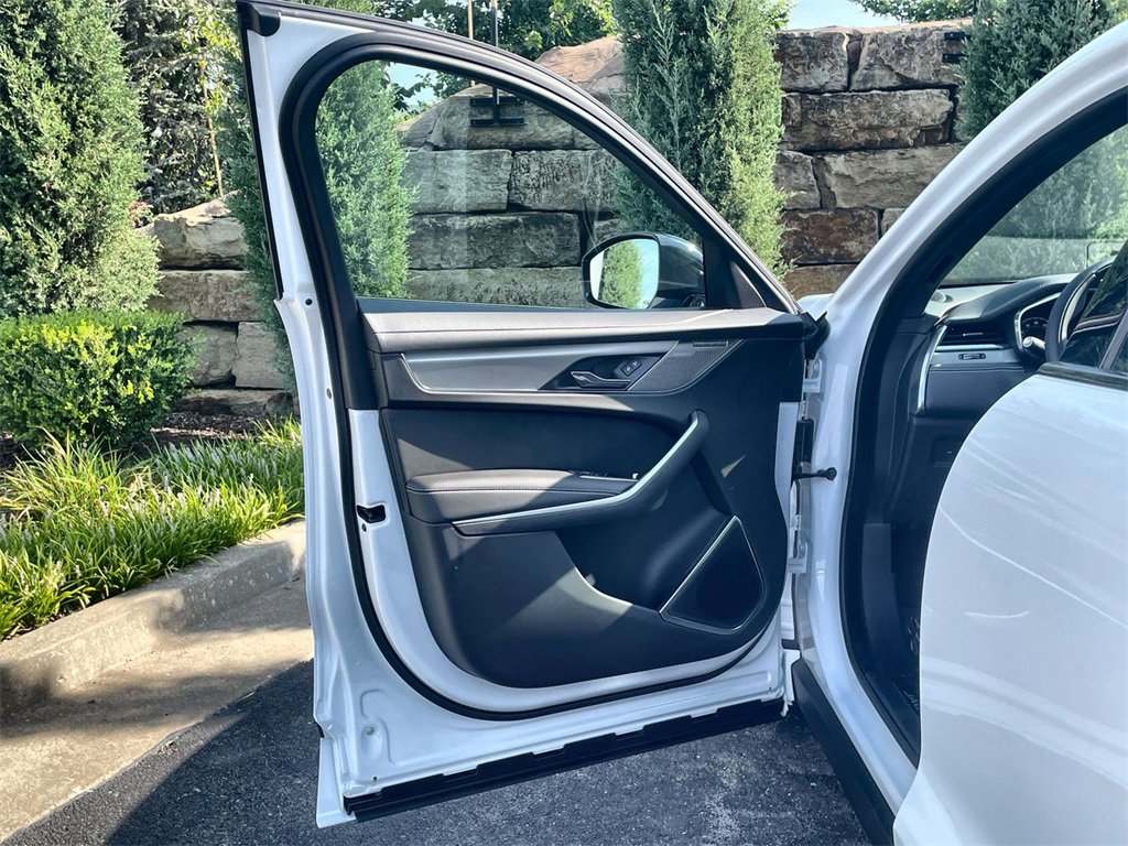 Used 2025 Jaguar F-PACE R-Dynamic S image 17