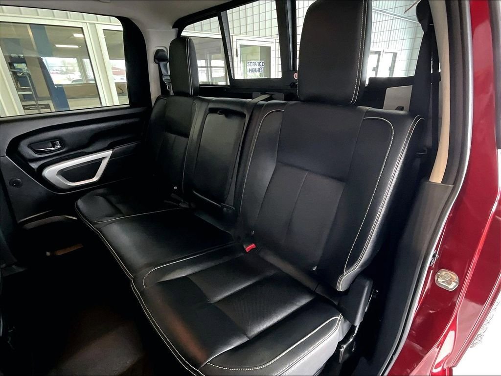 Used 2018 Nissan Titan PRO-4X w/ Pro-4x Convenience Package AWD/4WD image 15