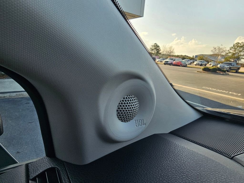 Used 2021 Toyota Sienna Limited image 24