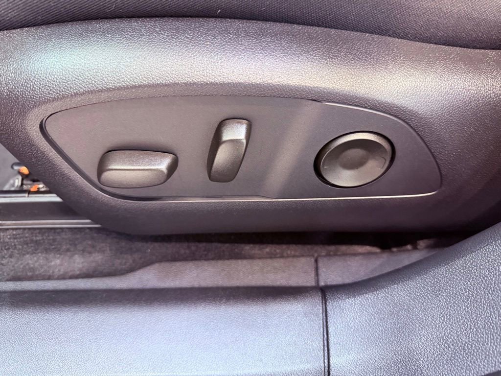 Used 2025 Honda Prologue EX image 19