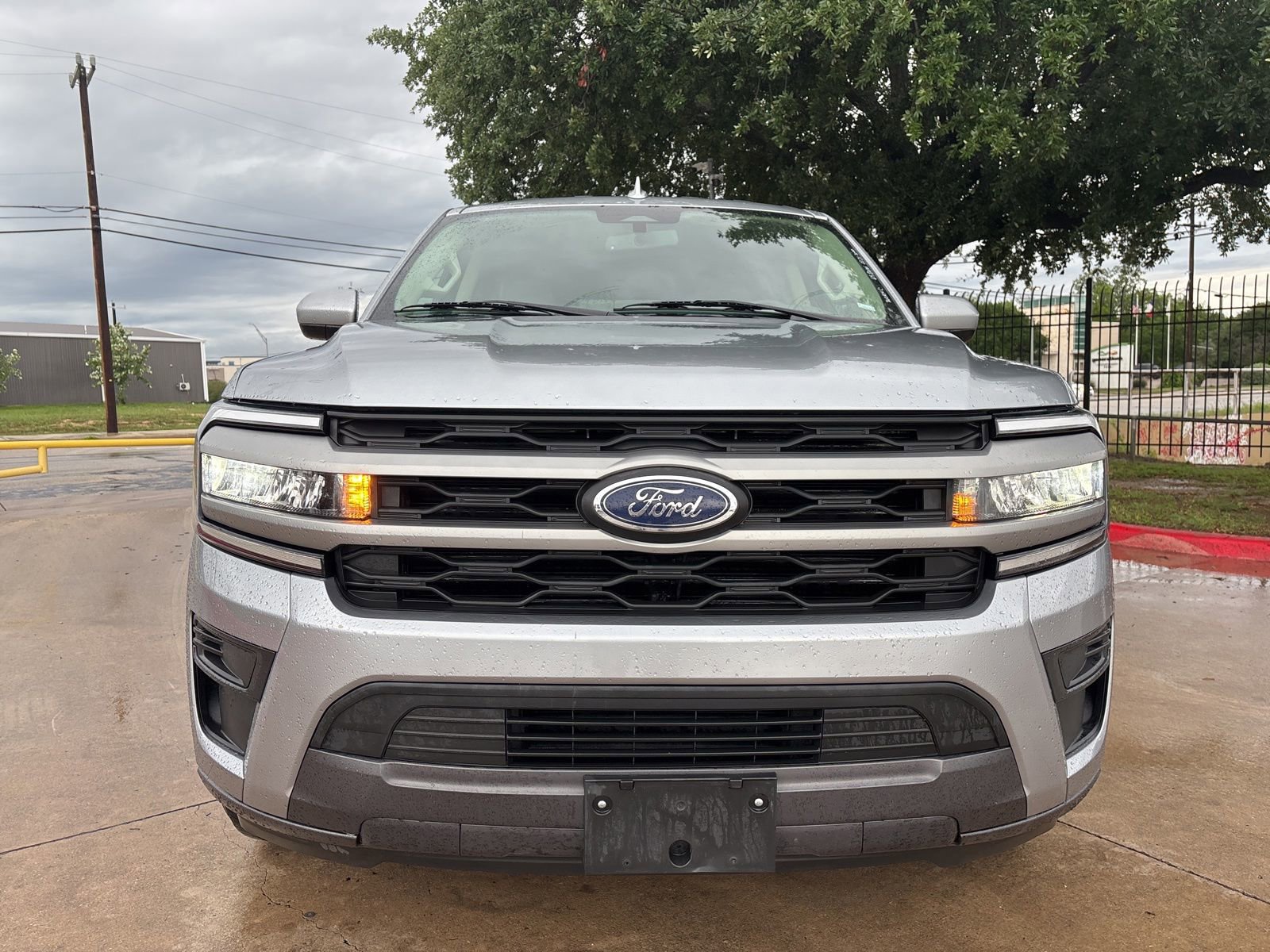 Used 2024 Ford Expedition XLT AWD/4WD image 9