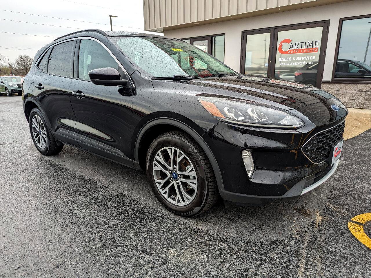 Used 2021 Ford Escape SEL image 2