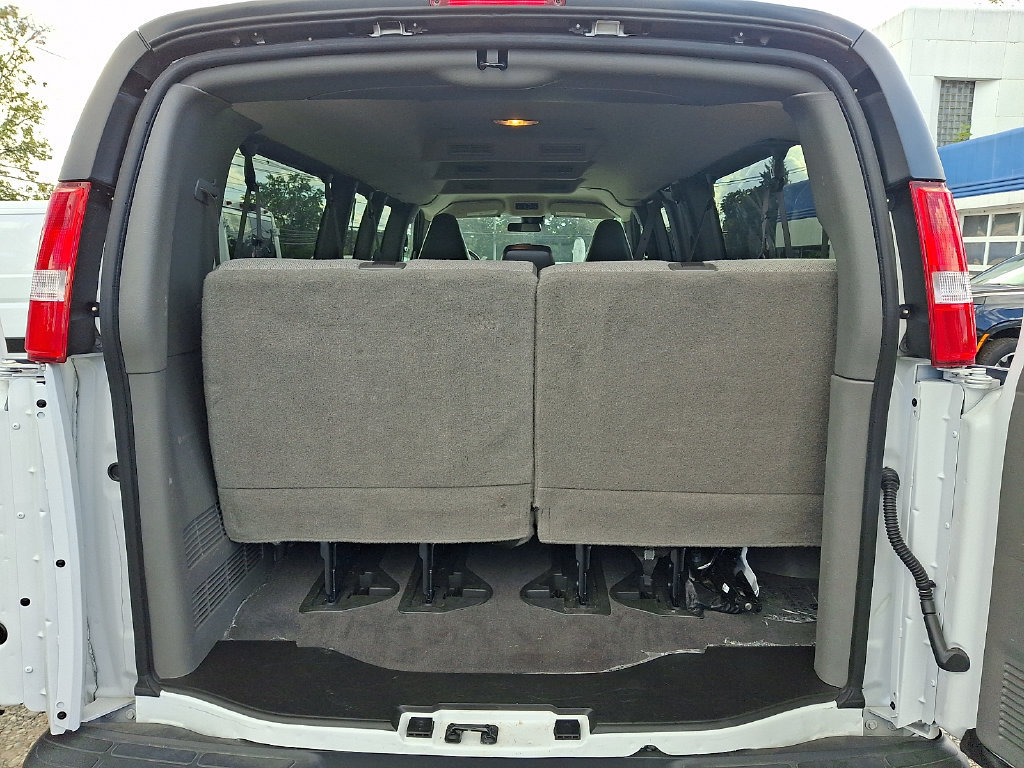 Used 2026 GMC Savana 3500 LT w/ LT Preferred Equipment Group RWD image 28