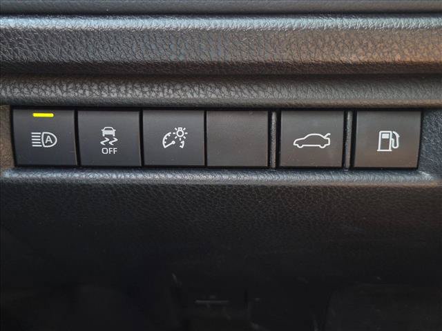 Used 2025 Toyota Camry XSE FWD image 12