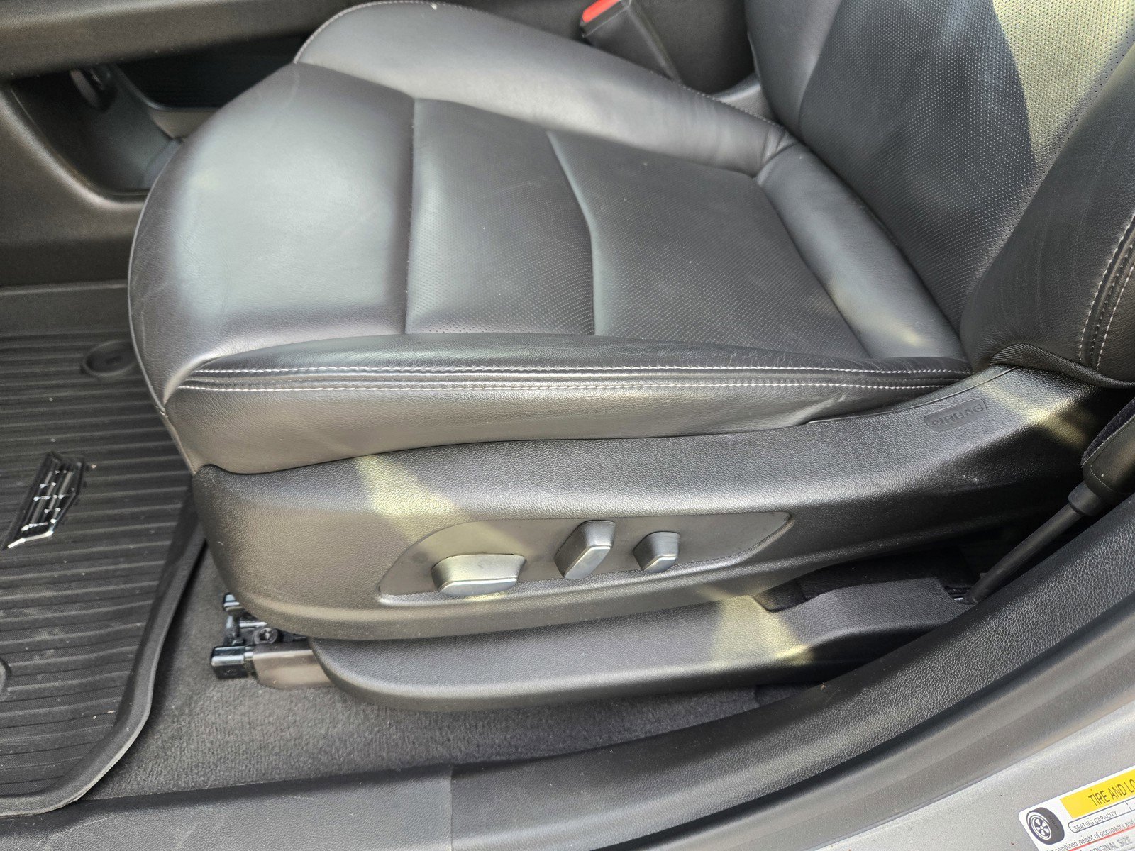 Certified 2025 Cadillac XT6 Premium Luxury image 14