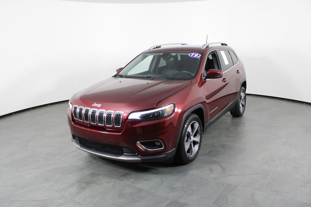 Used 2019 Jeep Cherokee Limited image 2