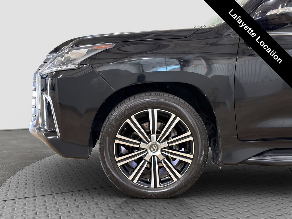 Used 2019 Lexus LX 570 4WD w/ Luxury Package image 24