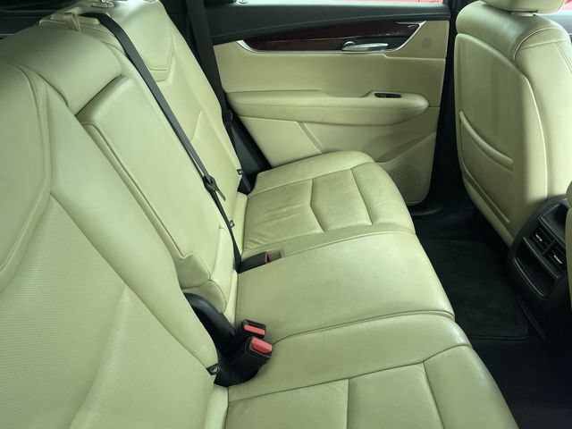 Used 2018 Cadillac XT5 Luxury w/ Driver Awareness Package FWD image 11