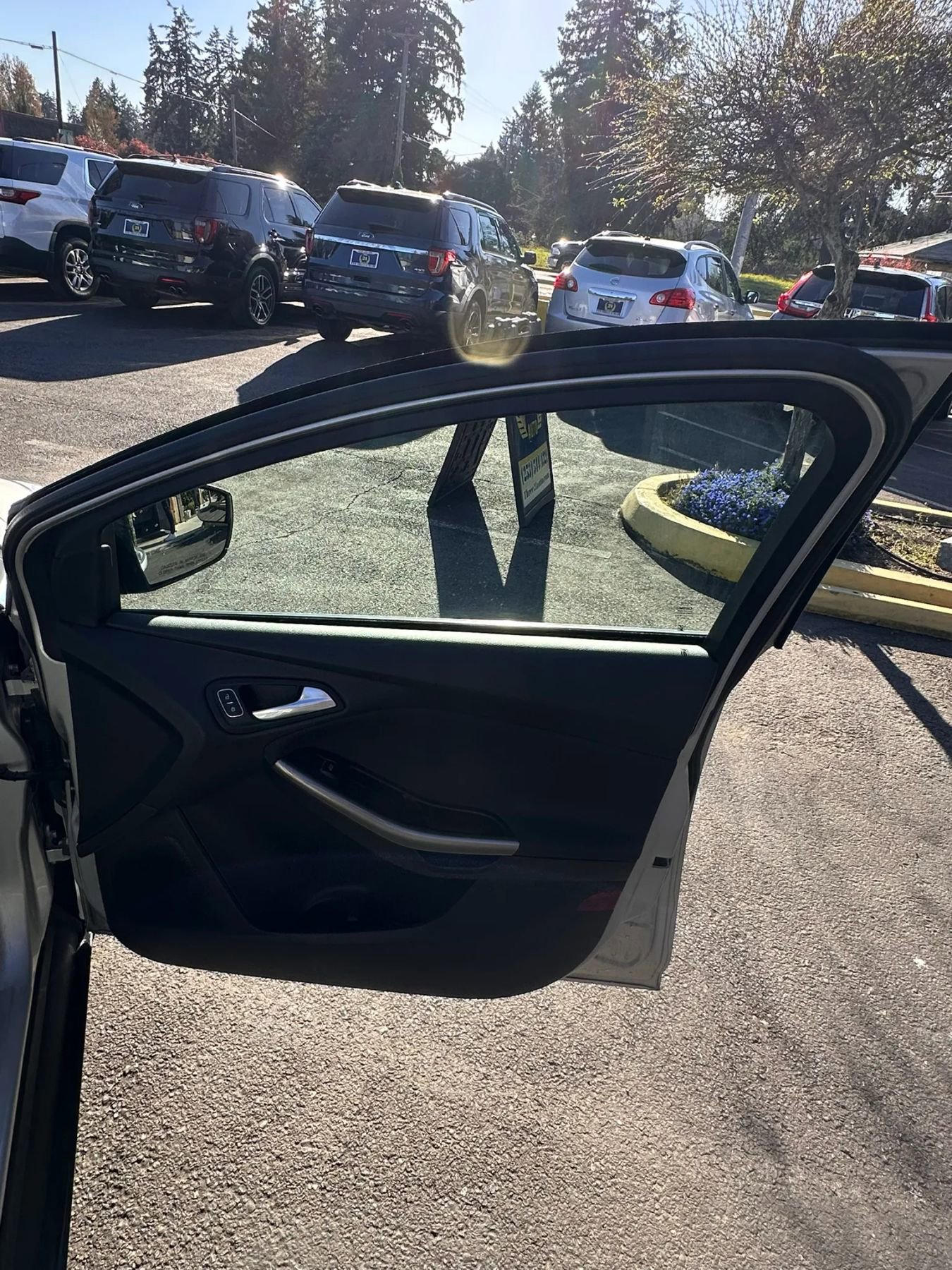 Used 2018 Ford Focus Titanium FWD image 21