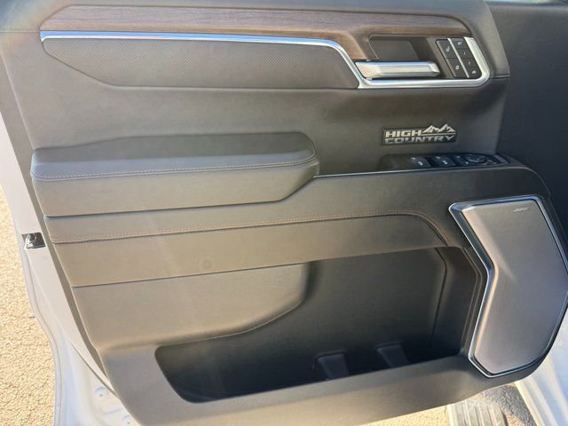 Used 2024 Chevrolet Silverado 1500 High Country w/ Technology Package image 10