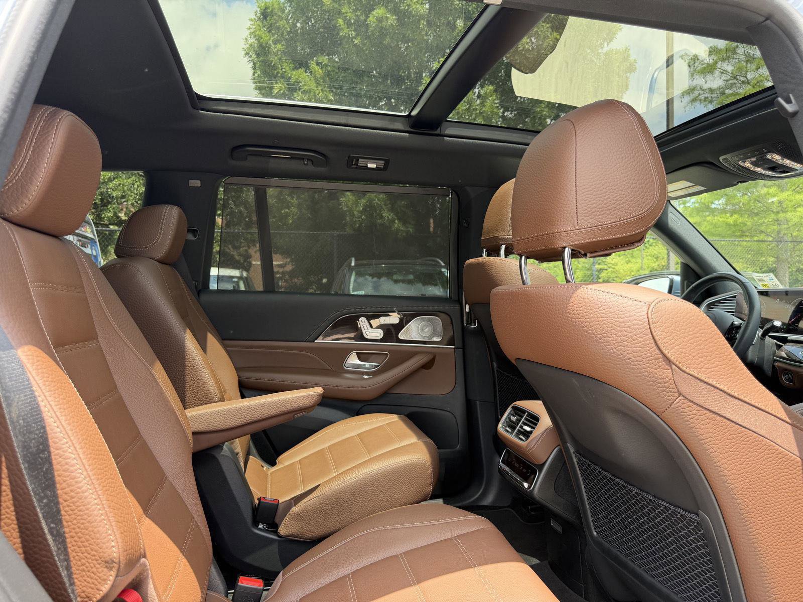 Certified 2025 Mercedes-Benz GLS 450 4MATIC image 29