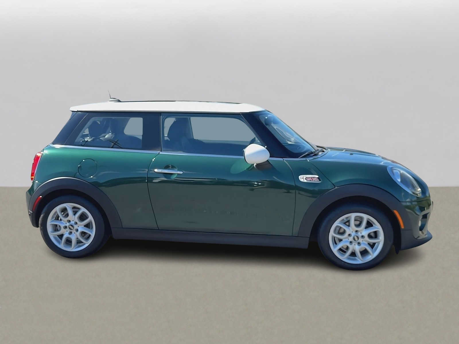 Used 2019 MINI Cooper 2-Door Hardtop FWD image 5