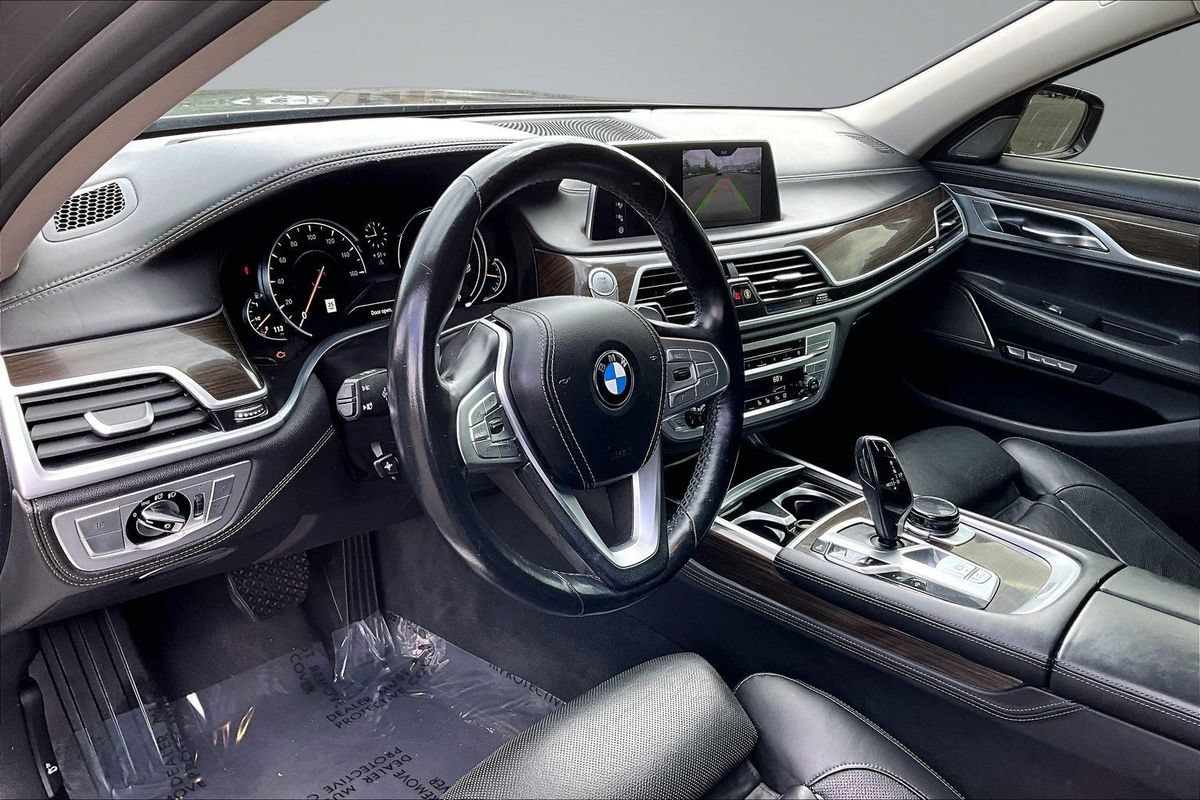 Used 2018 BMW 750i xDrive AWD/4WD image 11